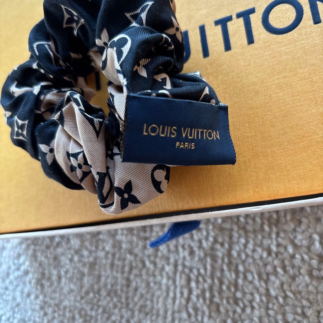 LOUIS VUITTON モノグラム ヘアゴムシュシュ