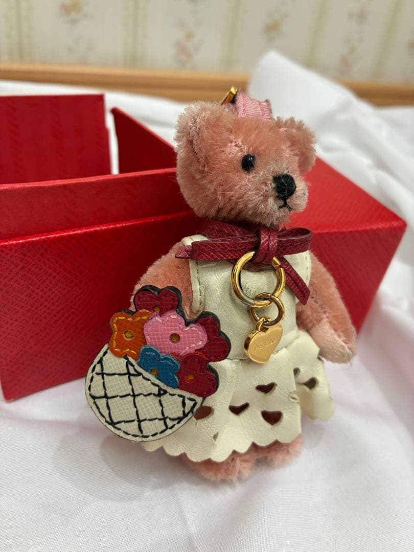 U*I様 ⭐︎PRADA⭐︎ プラダ　ピンク　くま　ベア　チャーム　キーホルダー
