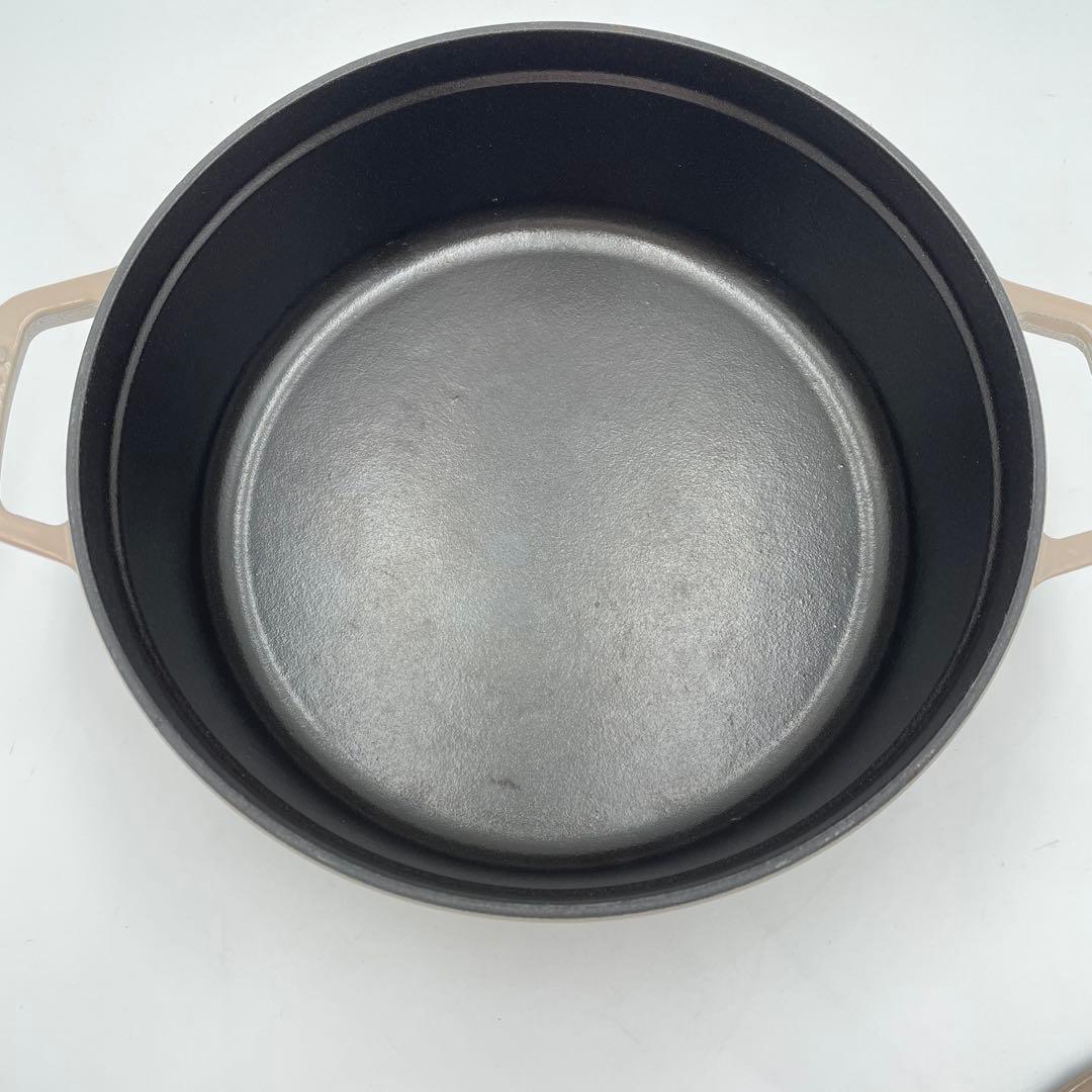 美品　STAUB ストウブ シャロー ココット ラウンド 26cm リネン