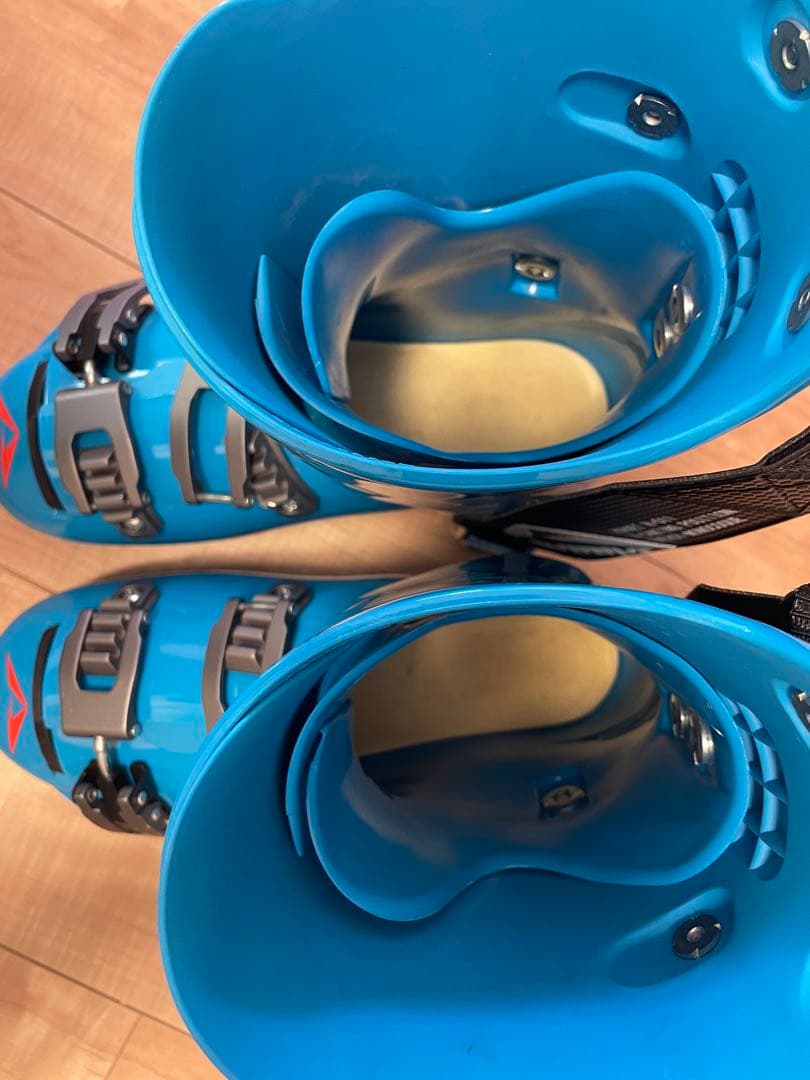 年末値下げアビリーバー　スキー用ブーツ 青/黒 収納袋付き　インソールなし