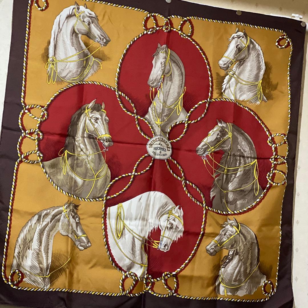 HERMES カレ90 大判シルクスカーフ BRIDES LEGERES 馬