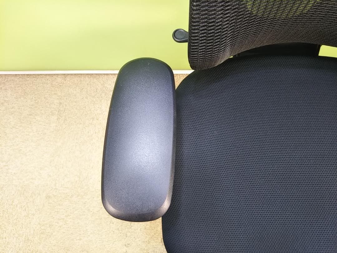 ax　オカムラ　シルフィーチェア　ローバック　固定肘　前傾機能　メッシュ　中古品