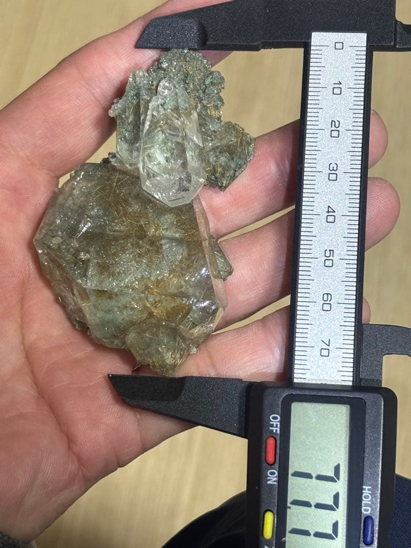 希少　マニハール水晶 ルチル共生 レコードキーパー多数　虹