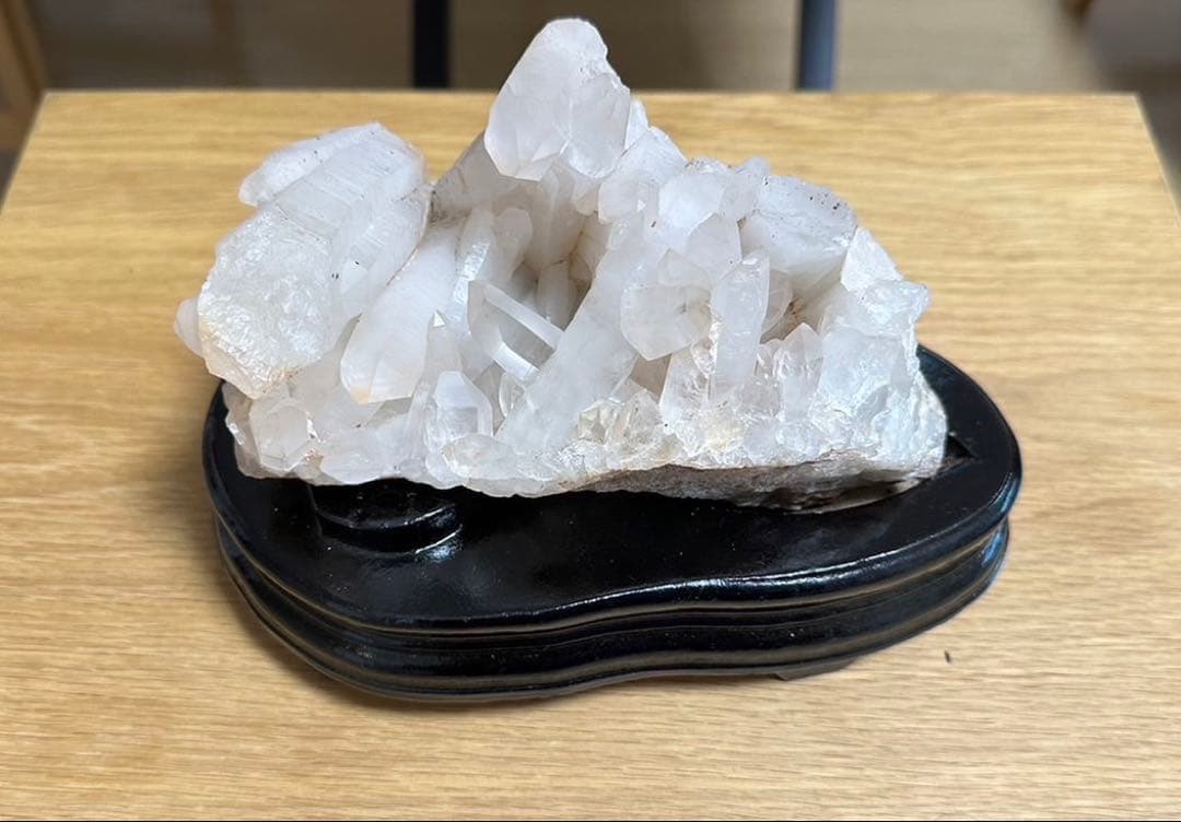 【超希少原石】1kg超 レムリアンシードクォーツ（台座付き）