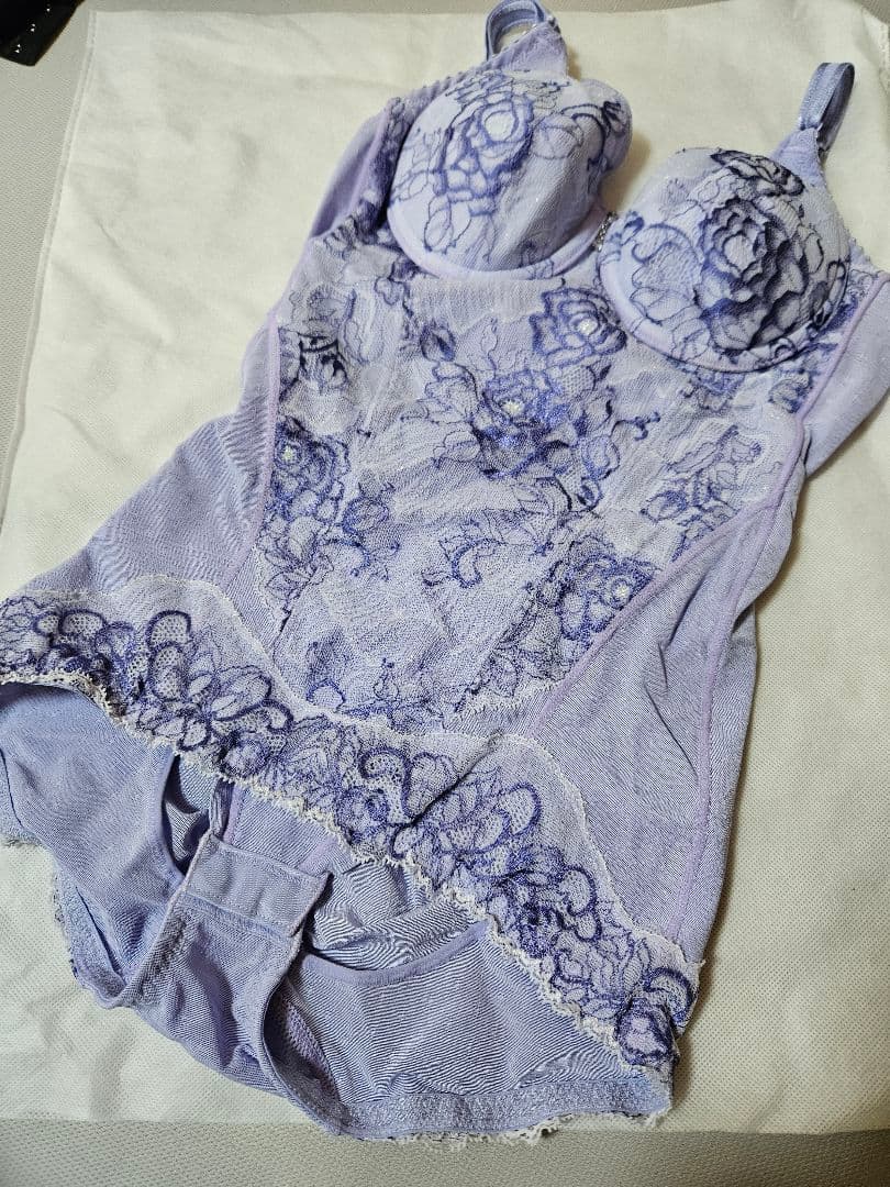 デコルテリュミエスイデラ ボディスーツC70