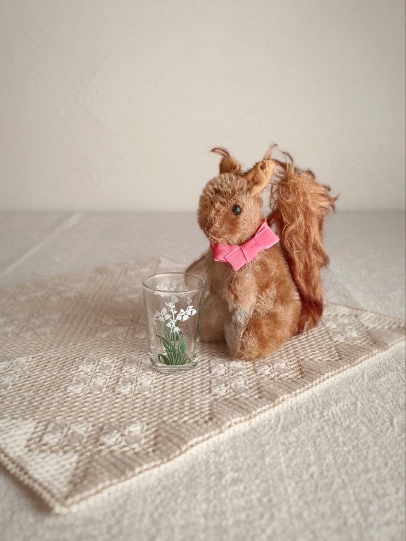 * vintage squirrel ♡ * 可愛い ピンクりぼんの リスさん
