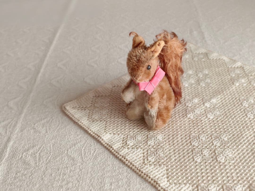 * vintage squirrel ♡ * 可愛い ピンクりぼんの リスさん