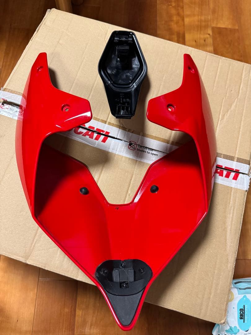 Ducati パニガーレV4.ストリートファイターV4 シングルシートカウル