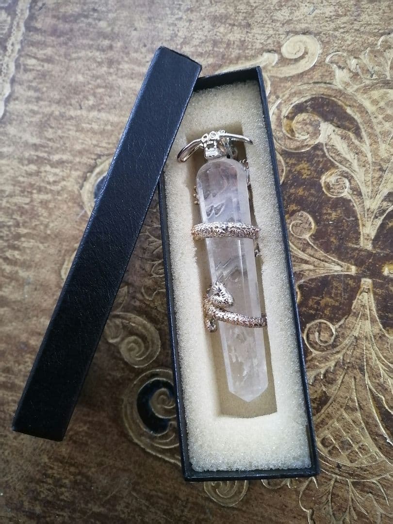 水晶　クリスタル　八角ポイント　登り龍　置物　縁起物