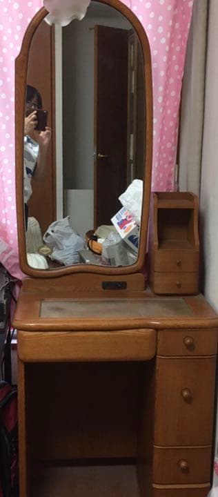 鏡台　ドレッサー　ライト、コンセント、引き出し付き