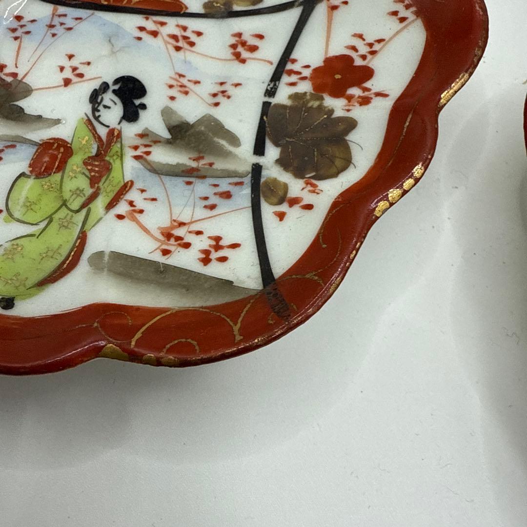 赤絵古い皿　時代物　色絵付 小皿　花 銘 田代 赤絵 人物 歪み 江戸 明治