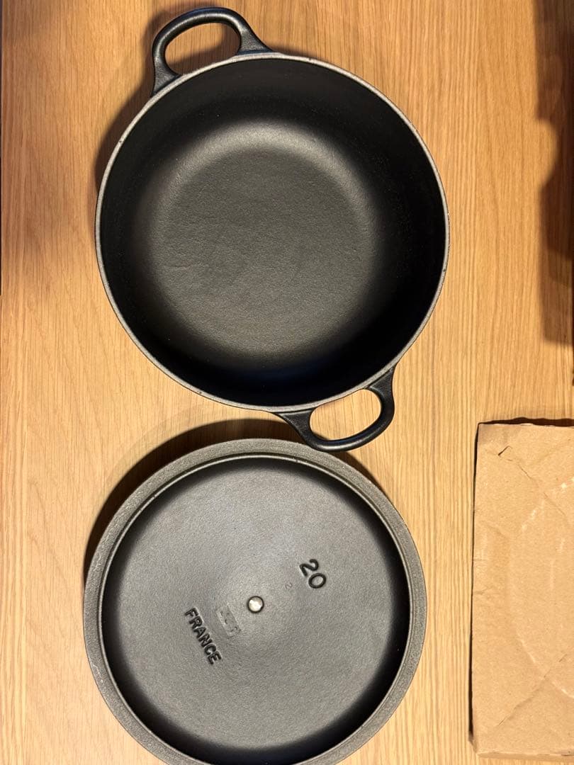 ル・クルーゼ　ココット・ロンド 20cm マットブラック 両手鍋