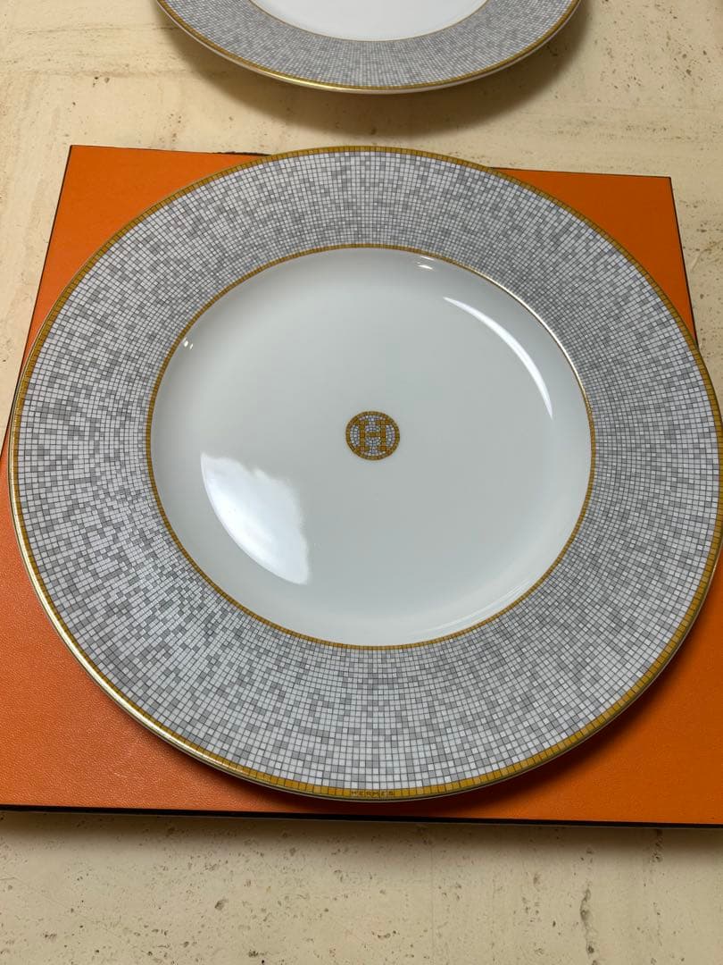 エルメス　モザイクヴァンキャントルプレート　ゴールド　34センチ　2枚