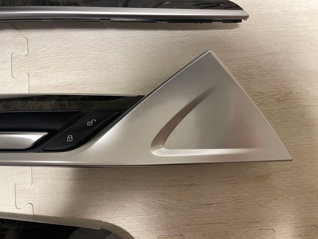 【純正/美品】 G30/G31 純正ドア・トリム・パネル 4点セット