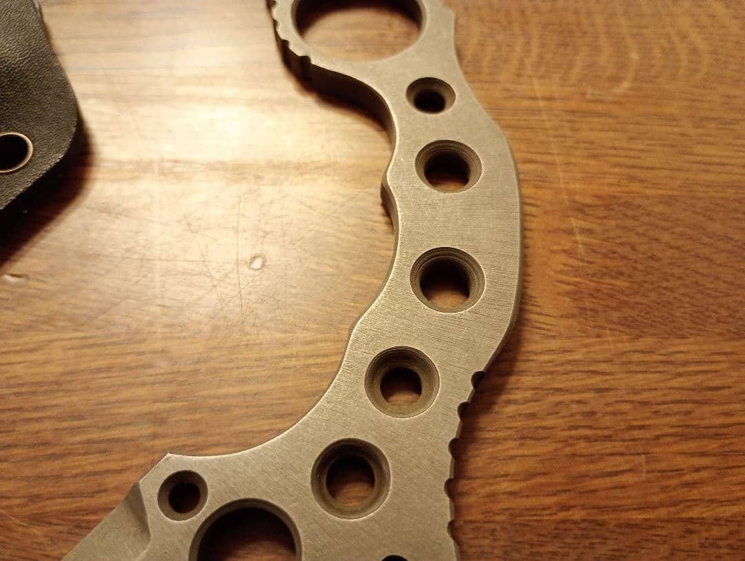 ダミーナイフ　タントーカランビット　両刃風装飾ベベル