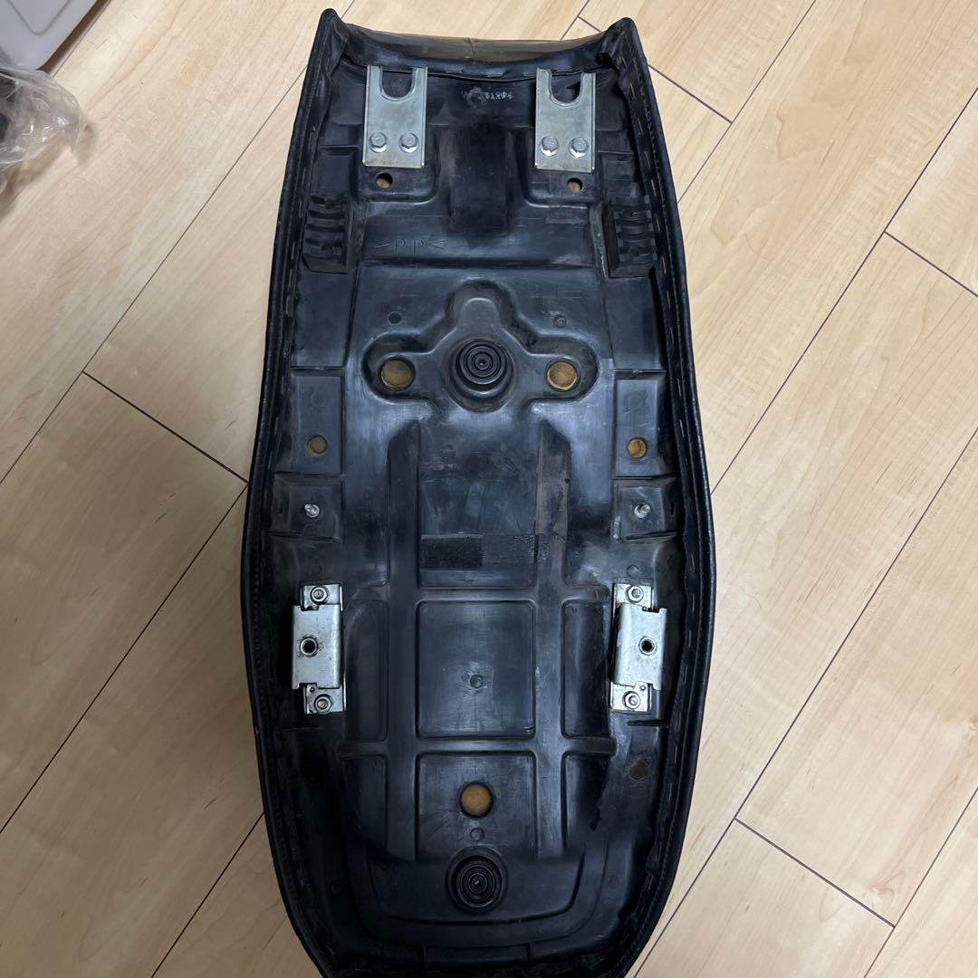 ワイズギア　sr 400 タックロール　シート