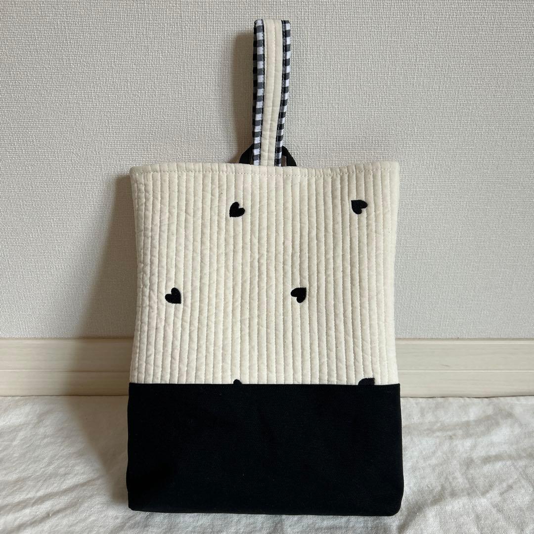 メー❤︎翌日発送！圧縮梱包！　【白地黒ハートヌビ×黒チェック】　女の子