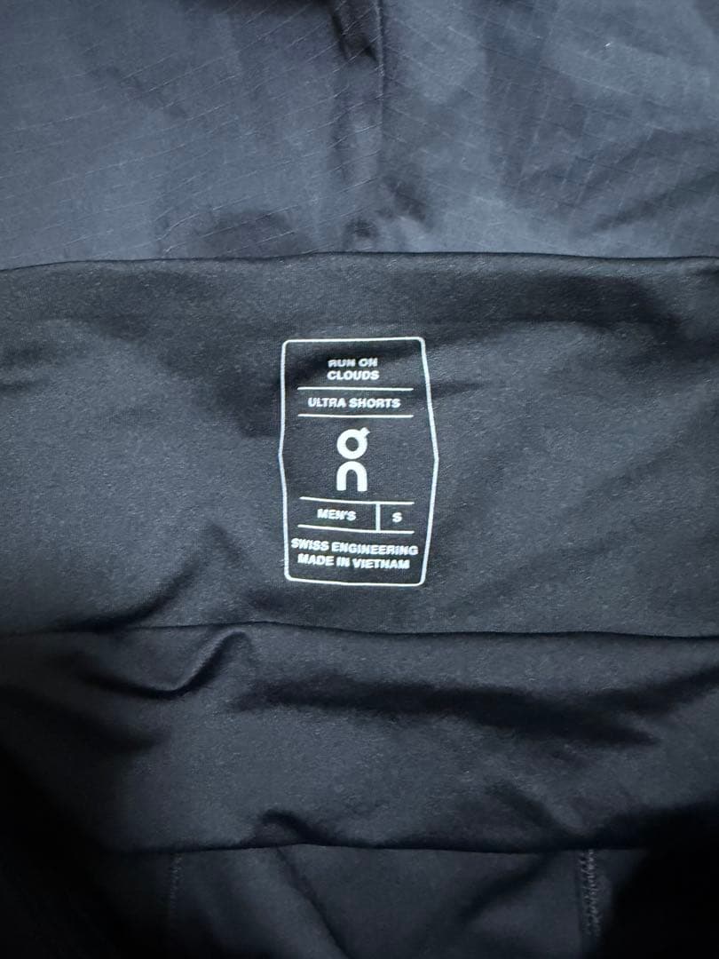 On Ultra Shorts サイズS GRAY