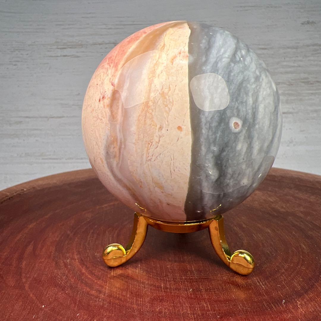 天然石　ペトリファイドウッド　スフィア　69ミリ　台座付き　夕焼けのようなペトリ