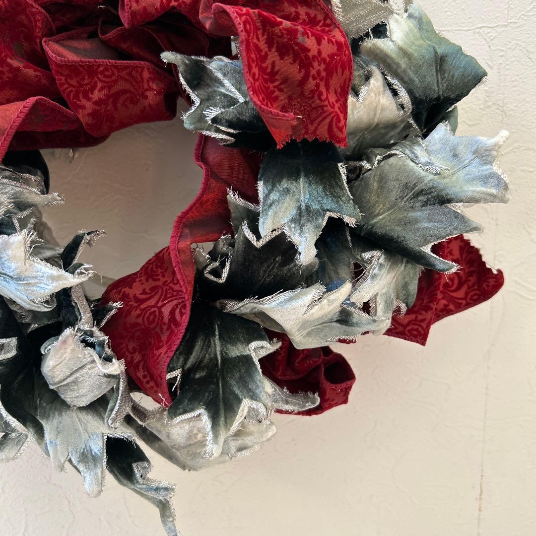 柊の葉っぱリース　ハンドメイド　アートフラワー　赤リボン付き