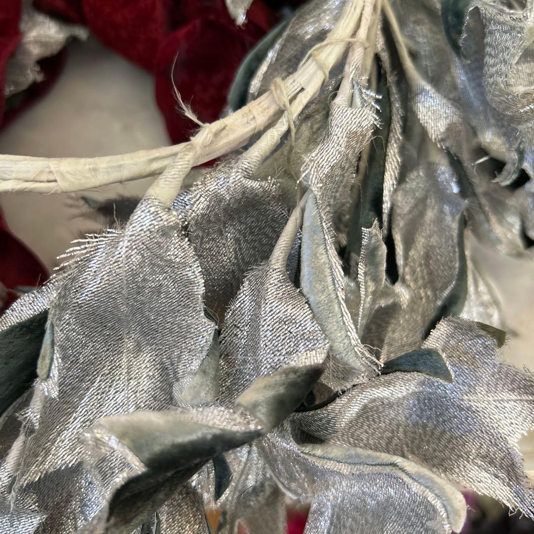 柊の葉っぱリース　ハンドメイド　アートフラワー　赤リボン付き