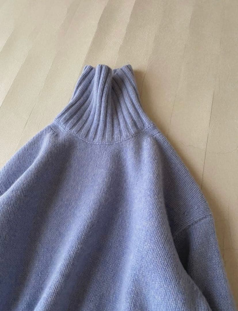 トゥモローランドTOMORROWLANDラムウールカシミヤタートルネックニット