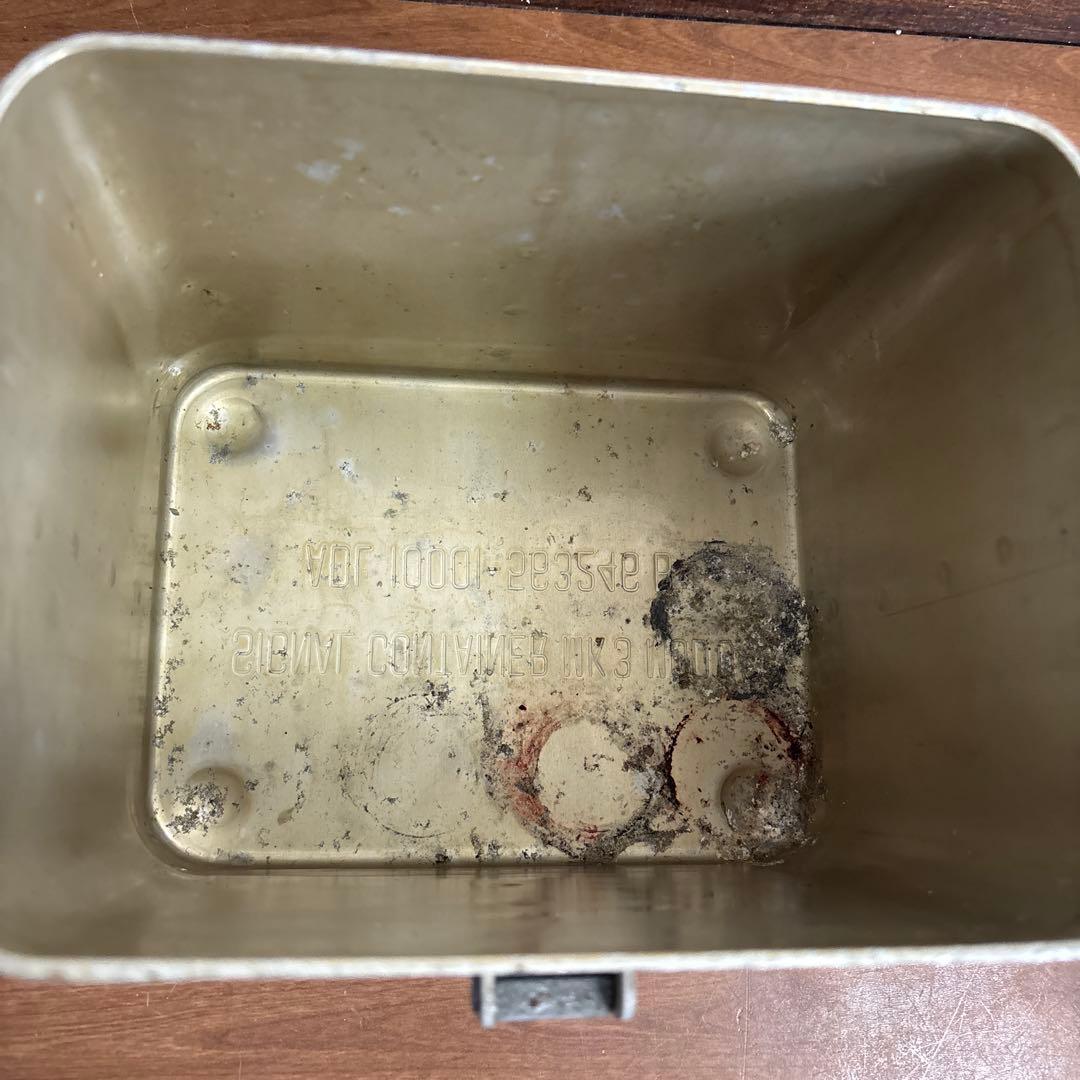 米軍　実物　SIGNAL SMOKE CASE ③ 送料無料