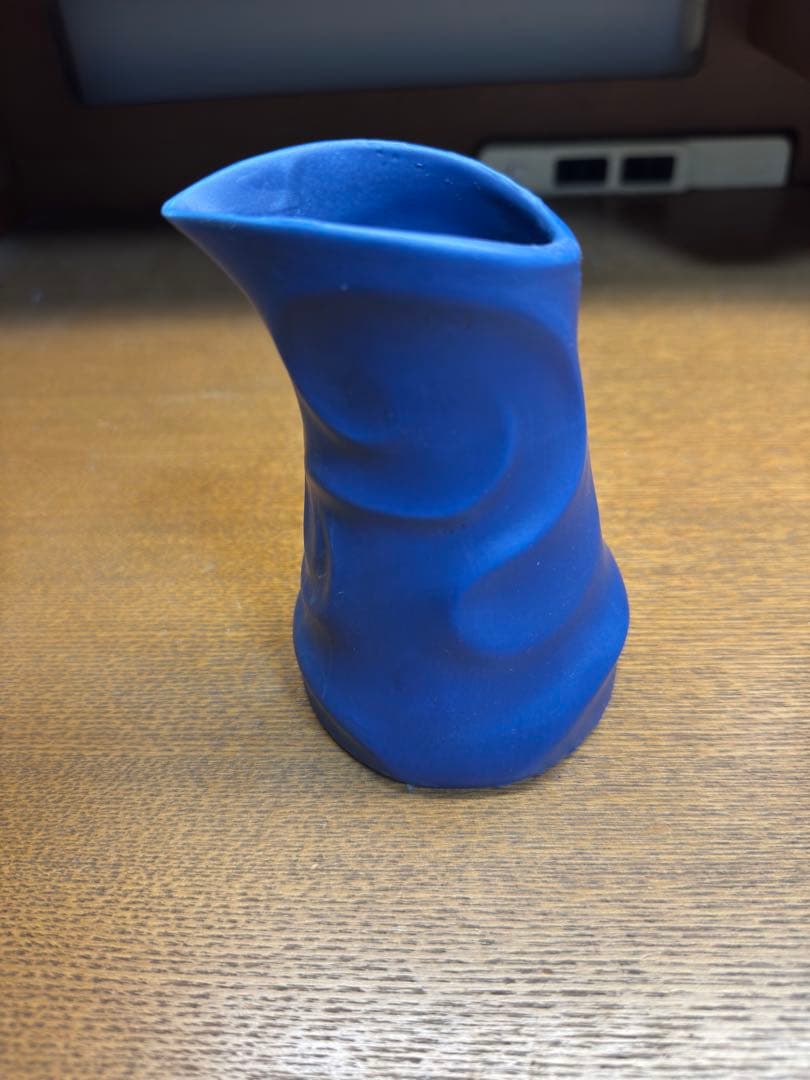 カサ・ミラ　花瓶