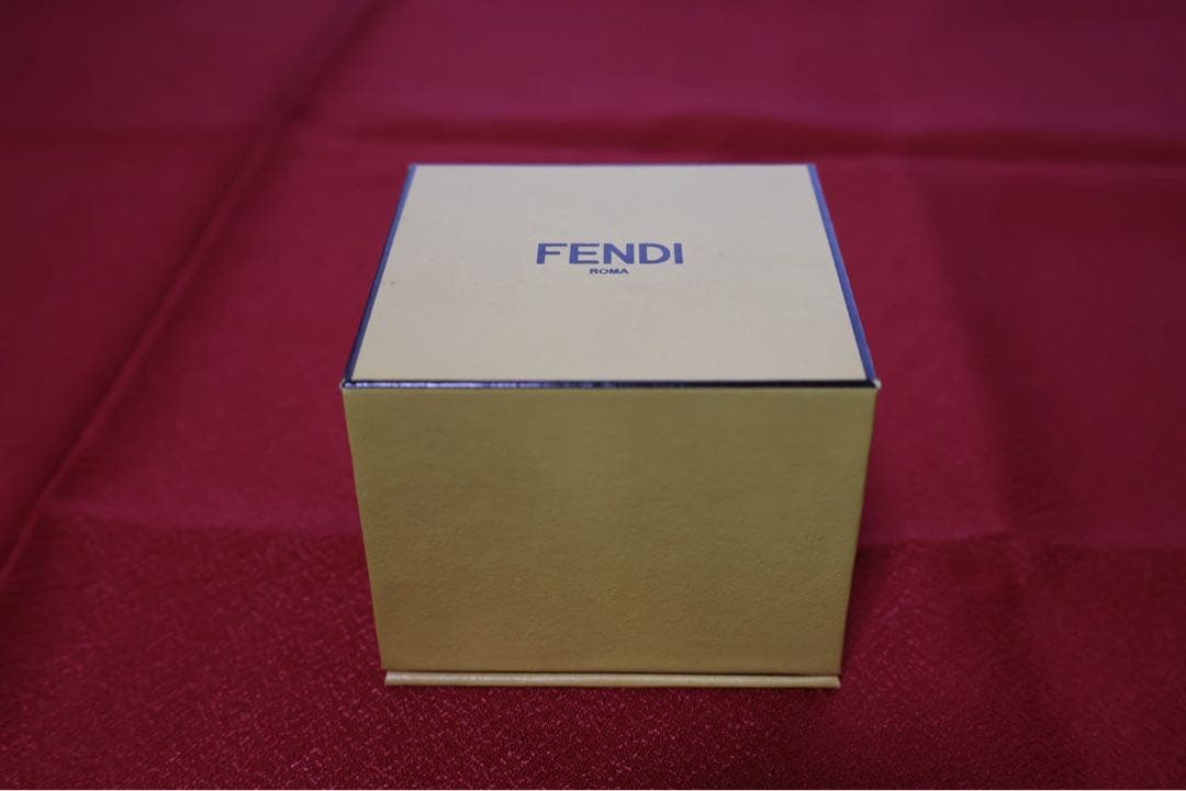 エフ イズ フェンディ ピアス