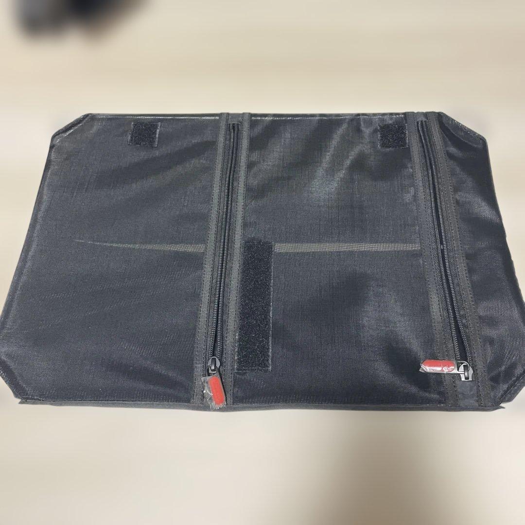 イノベーター　ブラック36L アルミスーツケース