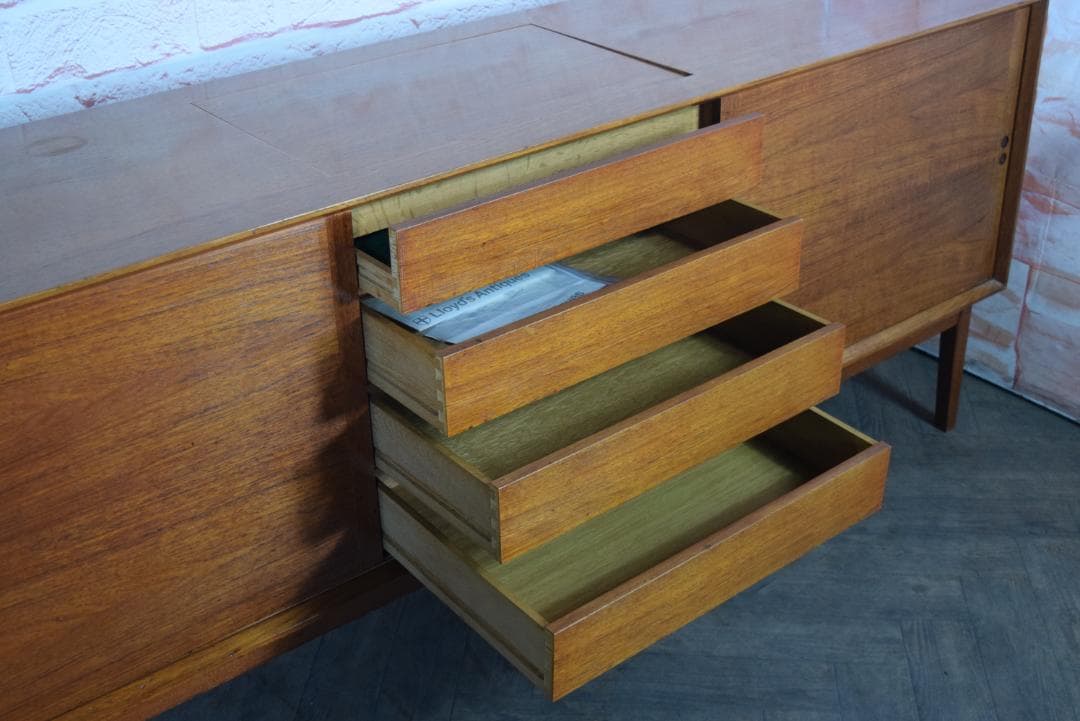 1960s Lloyd's Antiques HORNSLET サイドボード