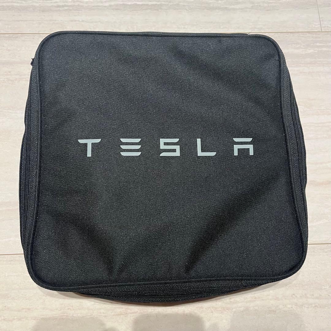 テスラ モバイルコネクター