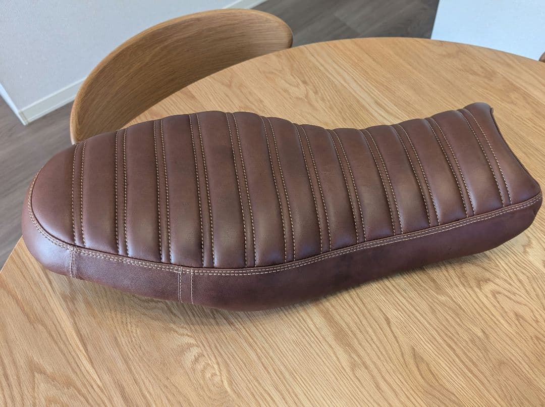 【新品未使用】ドゥカティ スクランブラー 本革シート motor rock