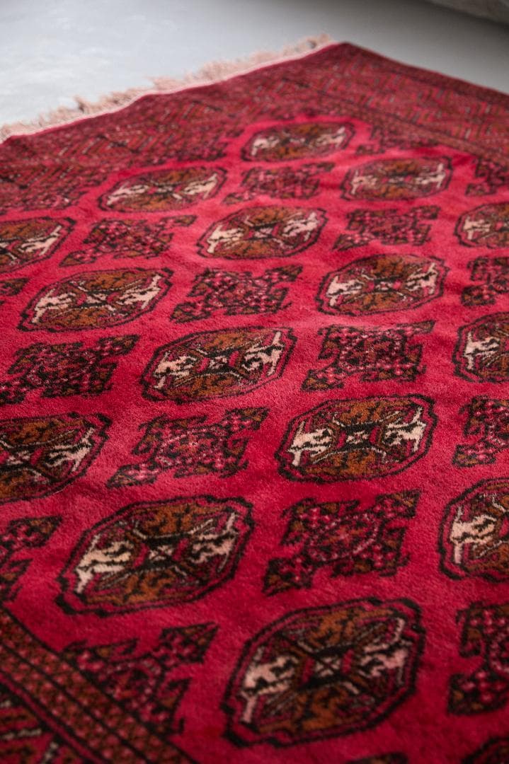 大型ヴィンテージラグ　パキスタン産　トライバルラグ（287×190cm）赤　黒