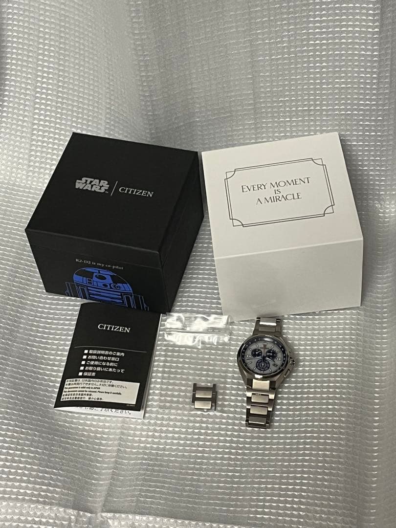 シチズン アテッサ エコドライブ電波時計 スターウォーズ R2-D2限定モデル