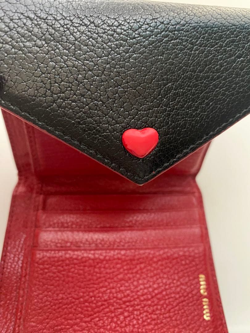 miu miu ラブレター　二つ折り財布 黒 レザー
