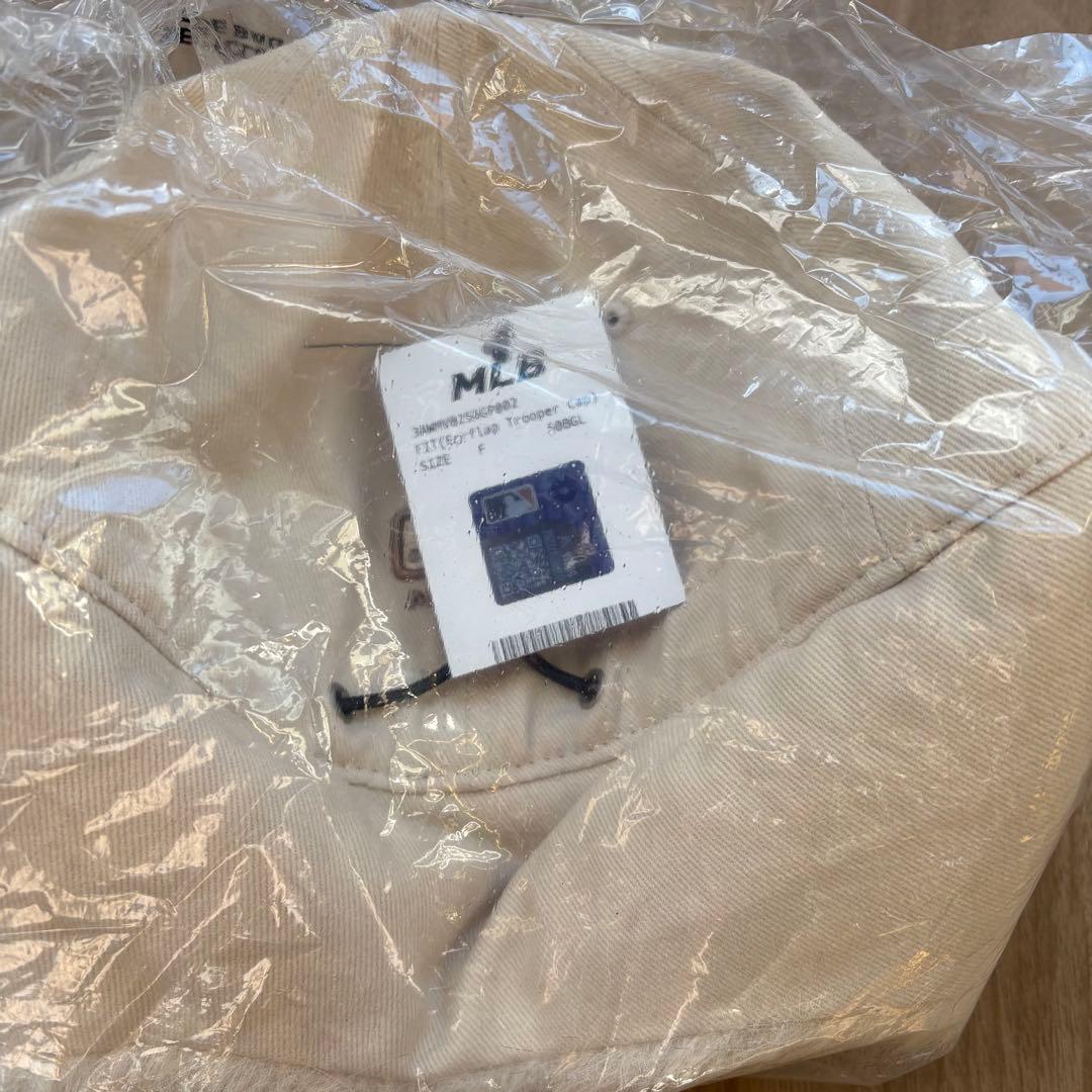 【韓国限定】MLB ⭐︎NYフライトキャップ　クリーム　新品未使用イヤーフラップ