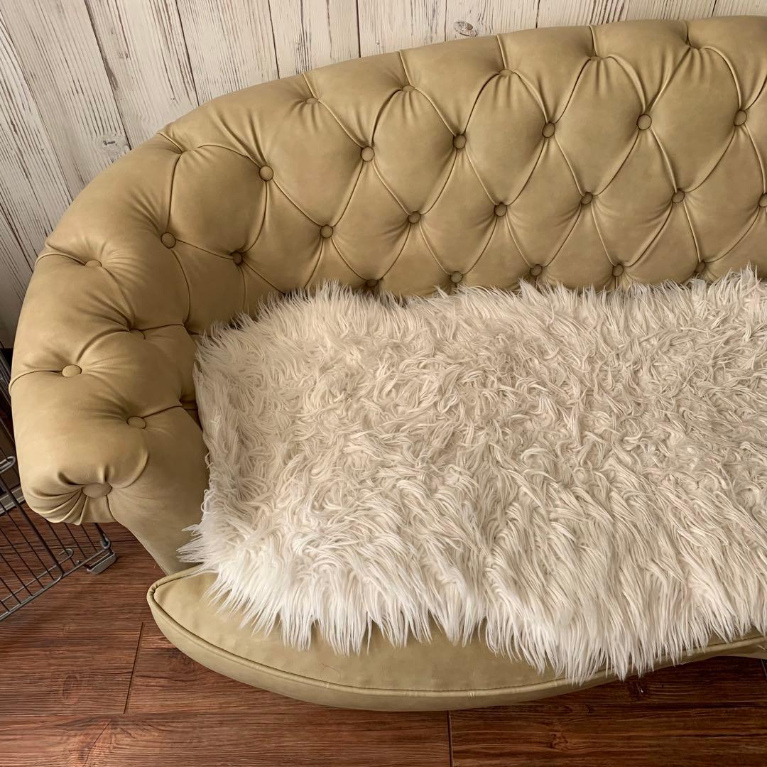 定価20万　ベージュ　3人掛けソファ　クラシカル