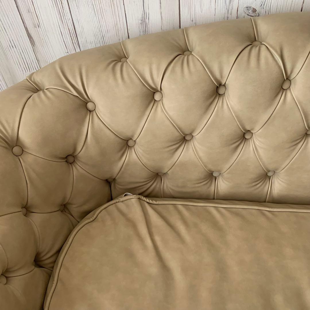 定価20万　ベージュ　3人掛けソファ　クラシカル