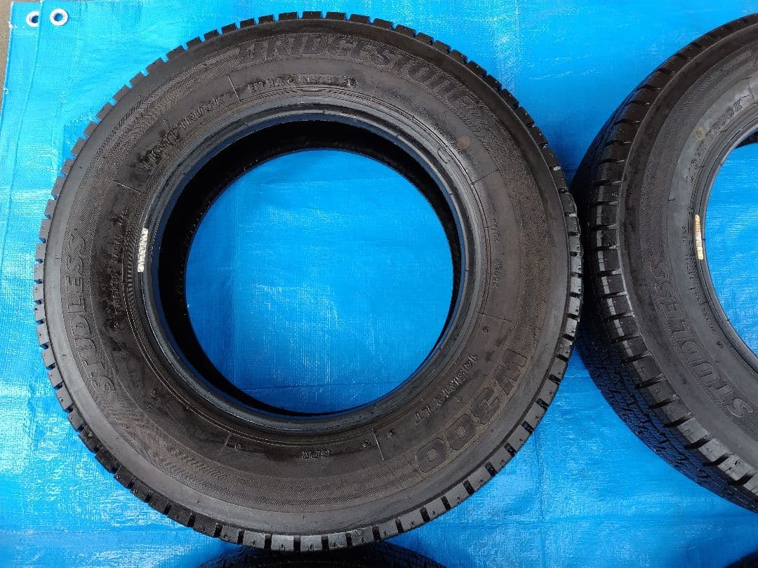 ③145R12・LT、軽トラ用スタッドレス、ブリジストン・W300、送料込み