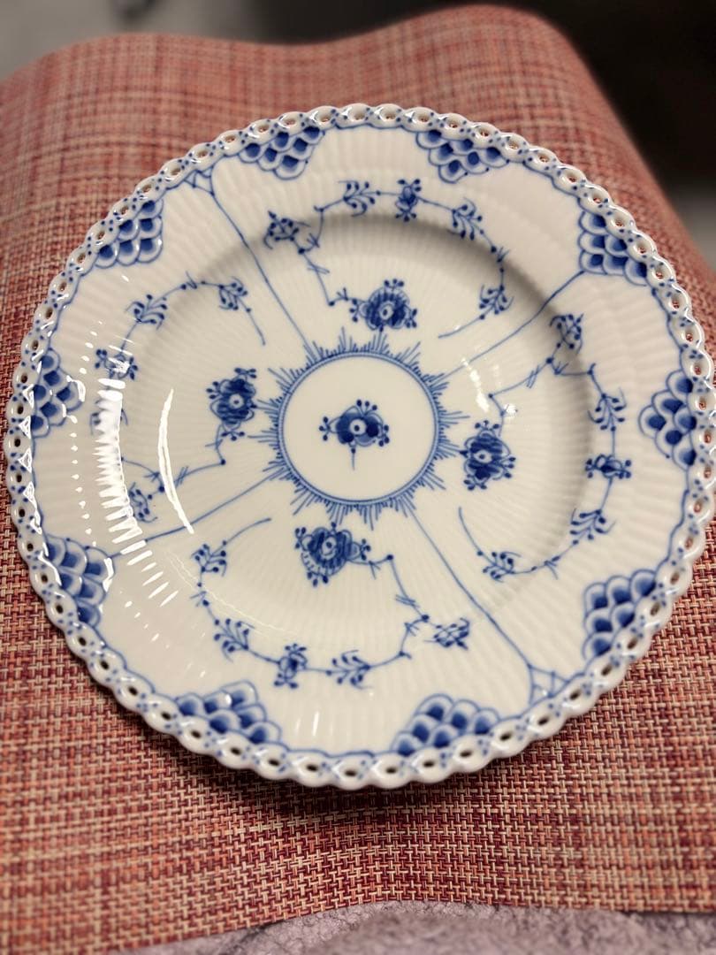 ロイヤルコペンハーゲン ブルーフルーテッド　フルレース 中皿 23cm 1級品