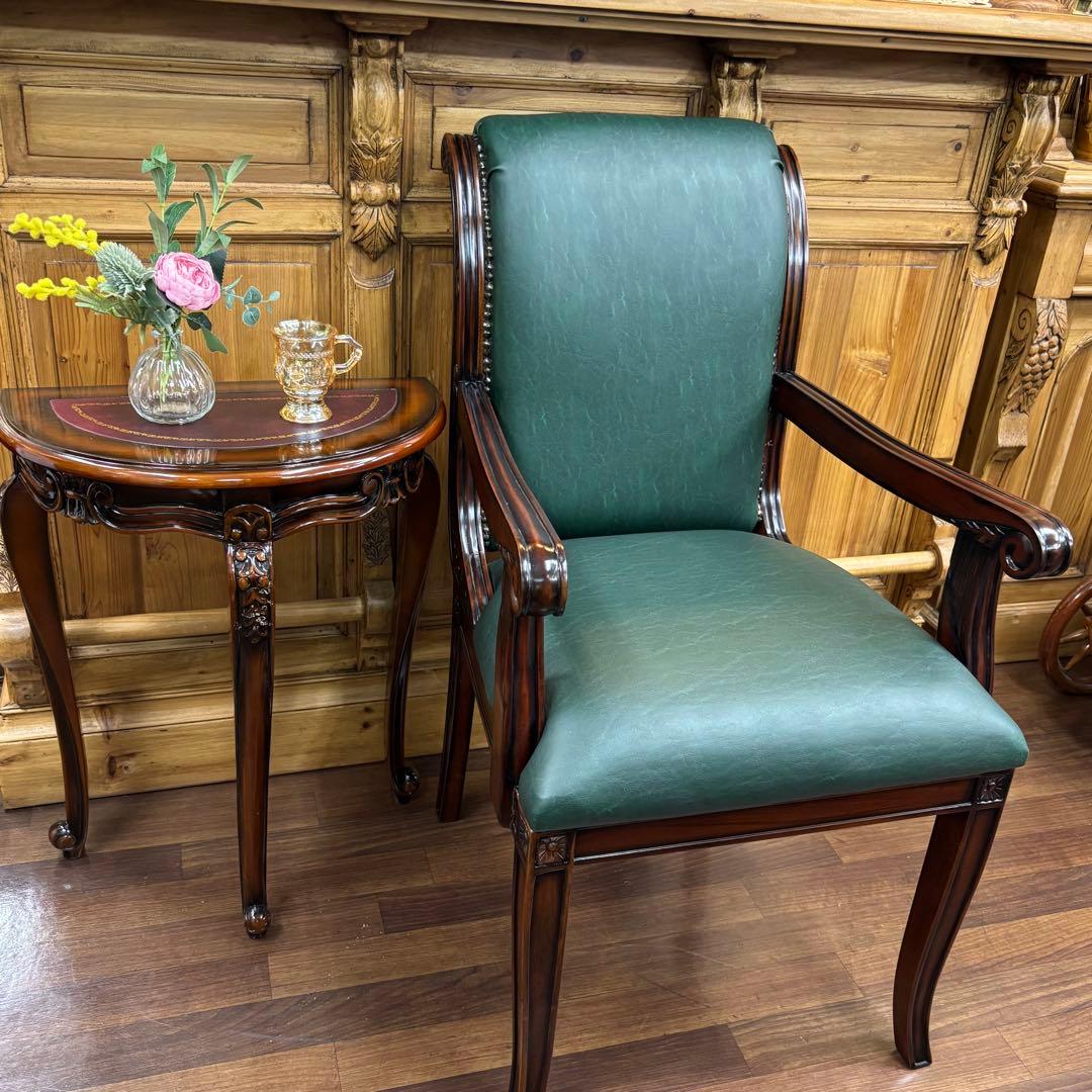 マホガニーアンティーク調 ベルベット アームチェア 高級 大きいサイズのチェア