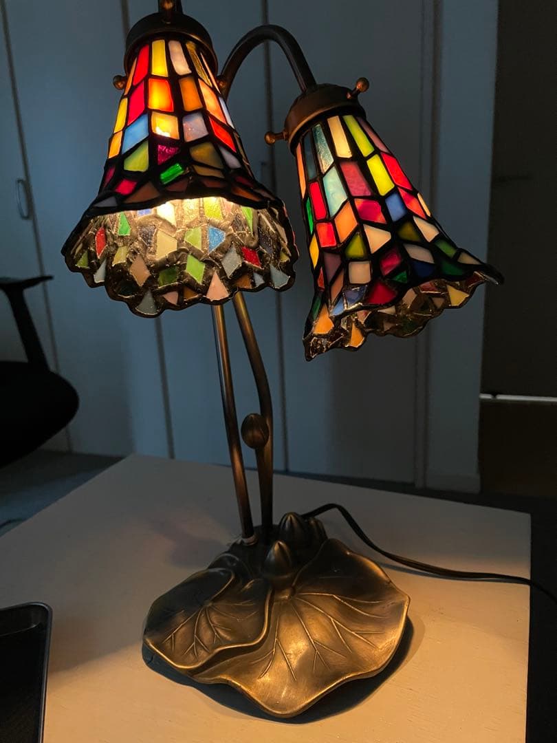 ヨッチ ステンドグラス　ランプ　卓上ライト　アンティーク　ビンテージ