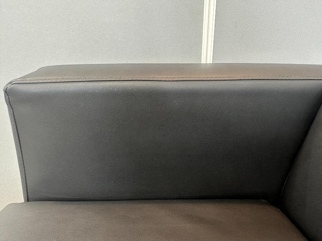 LC2　1人掛けソファ　チェア　ル・コルビジェ　リプロダクト　合革　ブラック