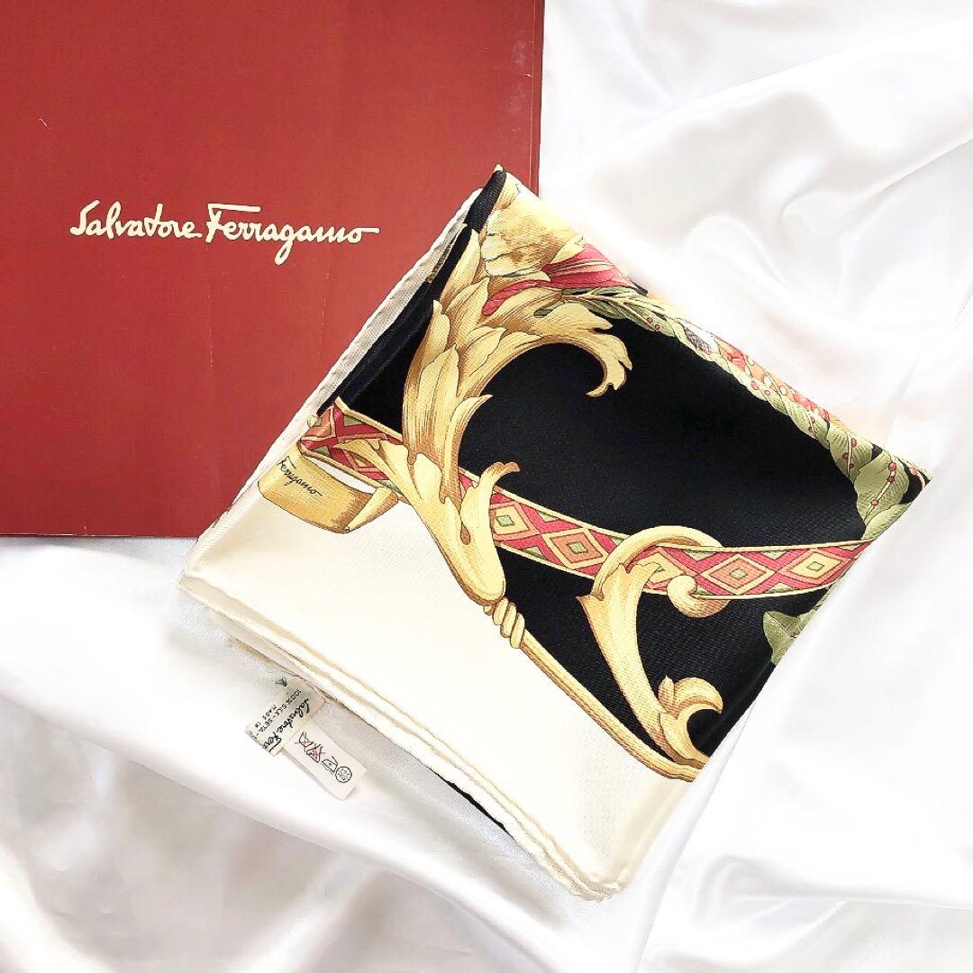 Ferragamo*フェラガモ　大判スカーフ　タイガー　虎　シルク100%