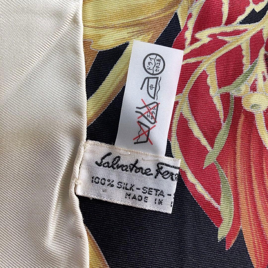 Ferragamo*フェラガモ　大判スカーフ　タイガー　虎　シルク100%