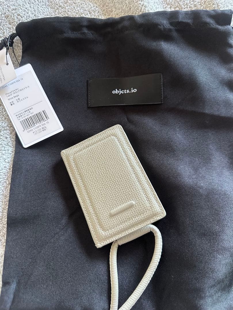 objcts.ioホワイトベージュスマホショルダー