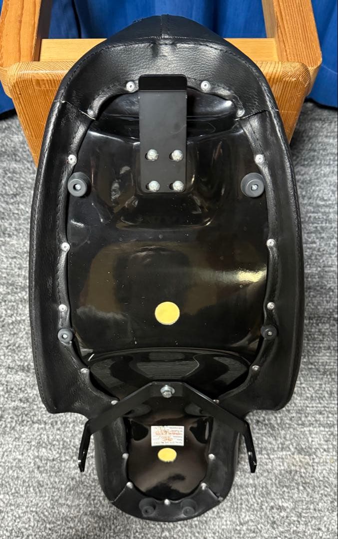 良品 カワサキ 250TR ガレージT&F バーチカルシート カスタムシート