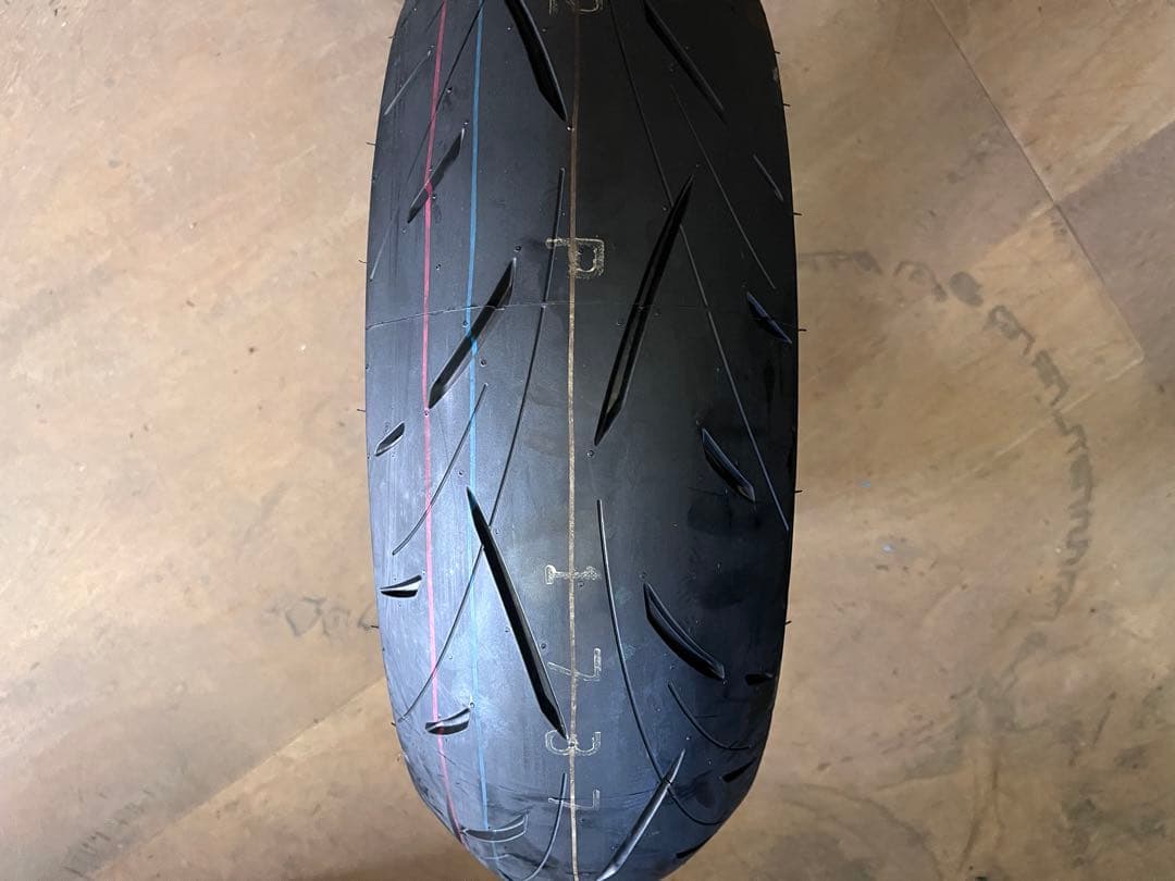 前後セット　DUNLOP 120/70ZR17 180/55ZR17