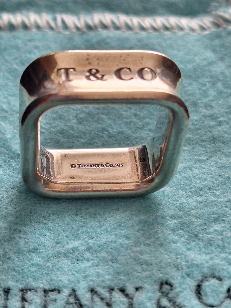Tiffany & Co.の925シルバー製スクエアリング